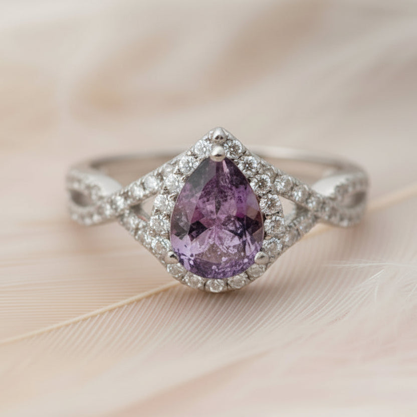 14ct white gold pear shape ashes memorial stone.