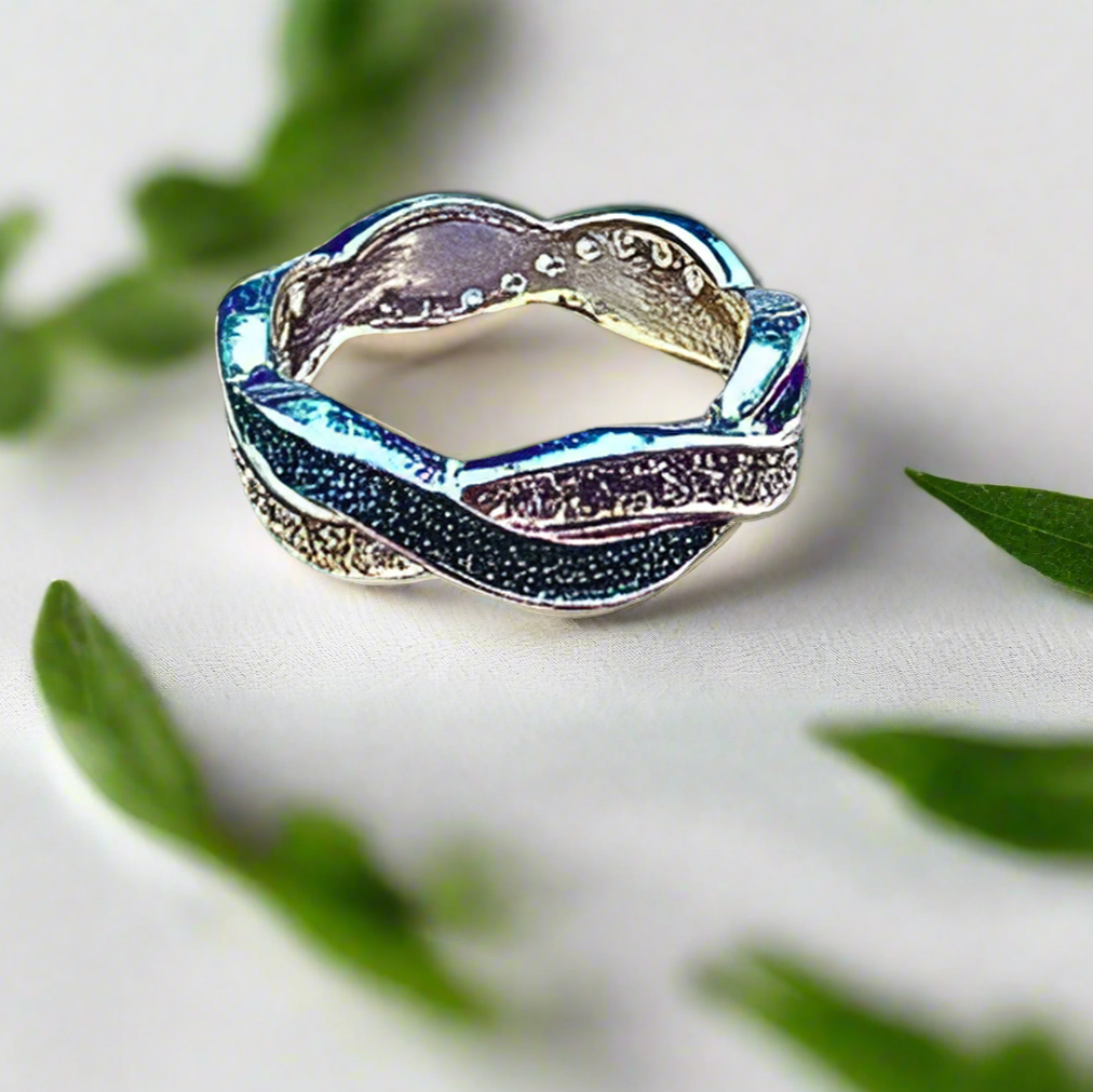 eternity twist crossover ashes memorial ring with black glitter ash